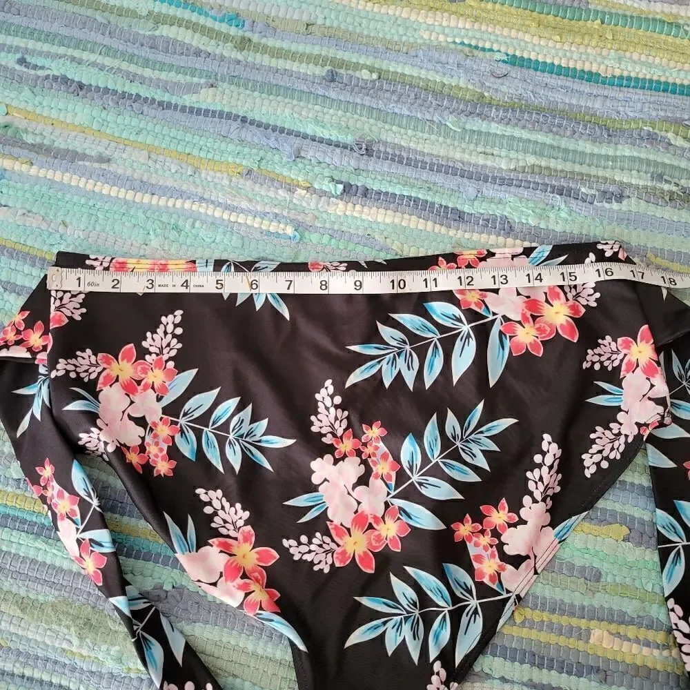 Women's Black Red Botanical Print Swimsuit Bottoms Size 2XL